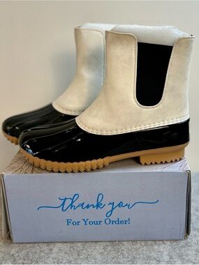 New Kathemoi Womens Black and Ivory Waterproof Slip On Duck Boots / Size 8